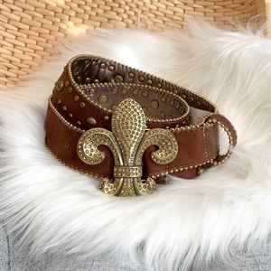 Kathy Van Zeeland fleur di lis belt